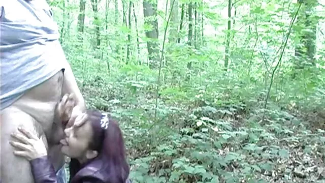 自宅で彼女の息子のコックを吸う肉のうち 女 用 エロ 動画 無料