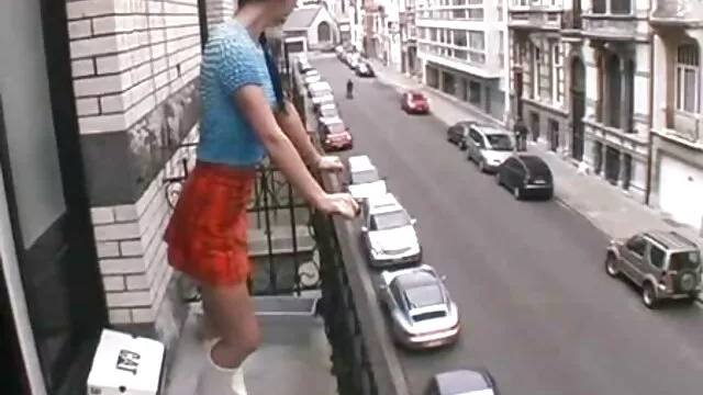 二、おもちゃは癌に黒人男性を入れて、トラックは性交に変わります 女性 の 為 の アダルト 動画 無料