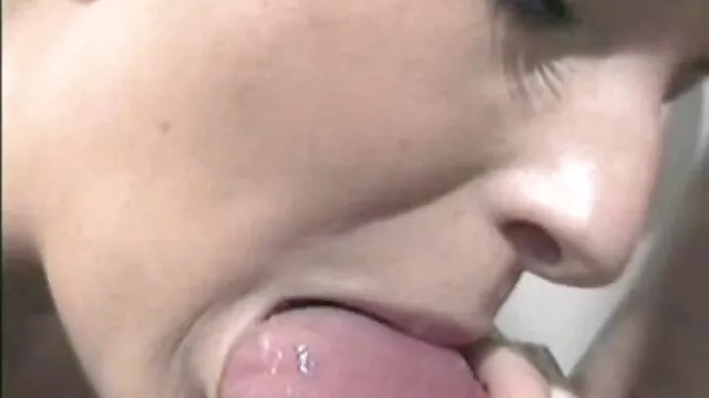 彼女は良い性交ジョークと彼女の猫の友人を探しています 無料 アダルト 女性 の ため の