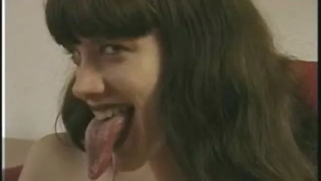 車の近くの美しい、高貴な犬 無料 女性 の ため の エロ 動画