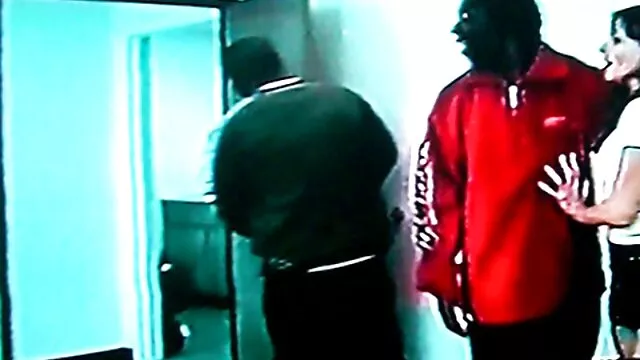 ジューシー grinded喫煙白人男性と彼女の滑り 女の子 の ため の エロ 動画 無料