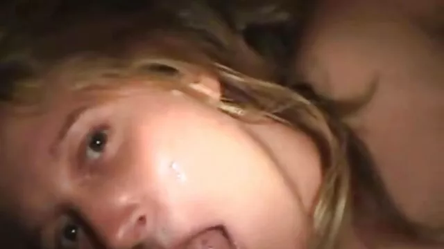 一人の、そして二つの鶏の 女の子 の ため の h な 動画